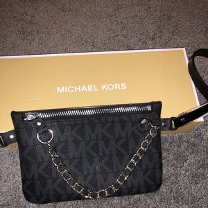 Michael Kors wristlet